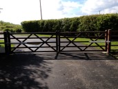 Gate 39 automatic steel farm style five bar gate. Gate automation hydraulic 24 volt gate motors and viro electric gate lock. Shaftholme Doncaster 